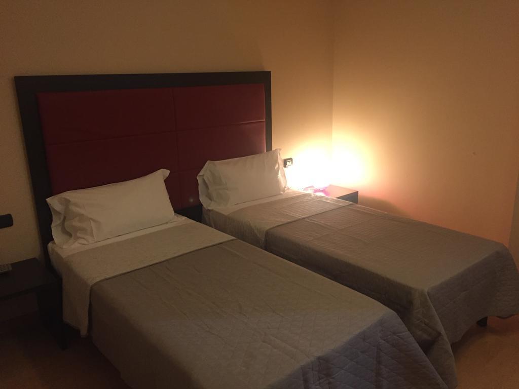 Hotel Motel Galaxy Реджо-нель-Емілія Екстер'єр фото