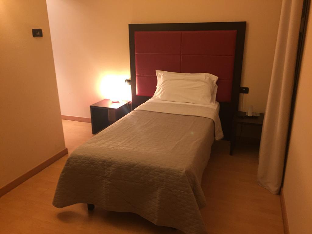 Hotel Motel Galaxy Реджо-нель-Емілія Екстер'єр фото